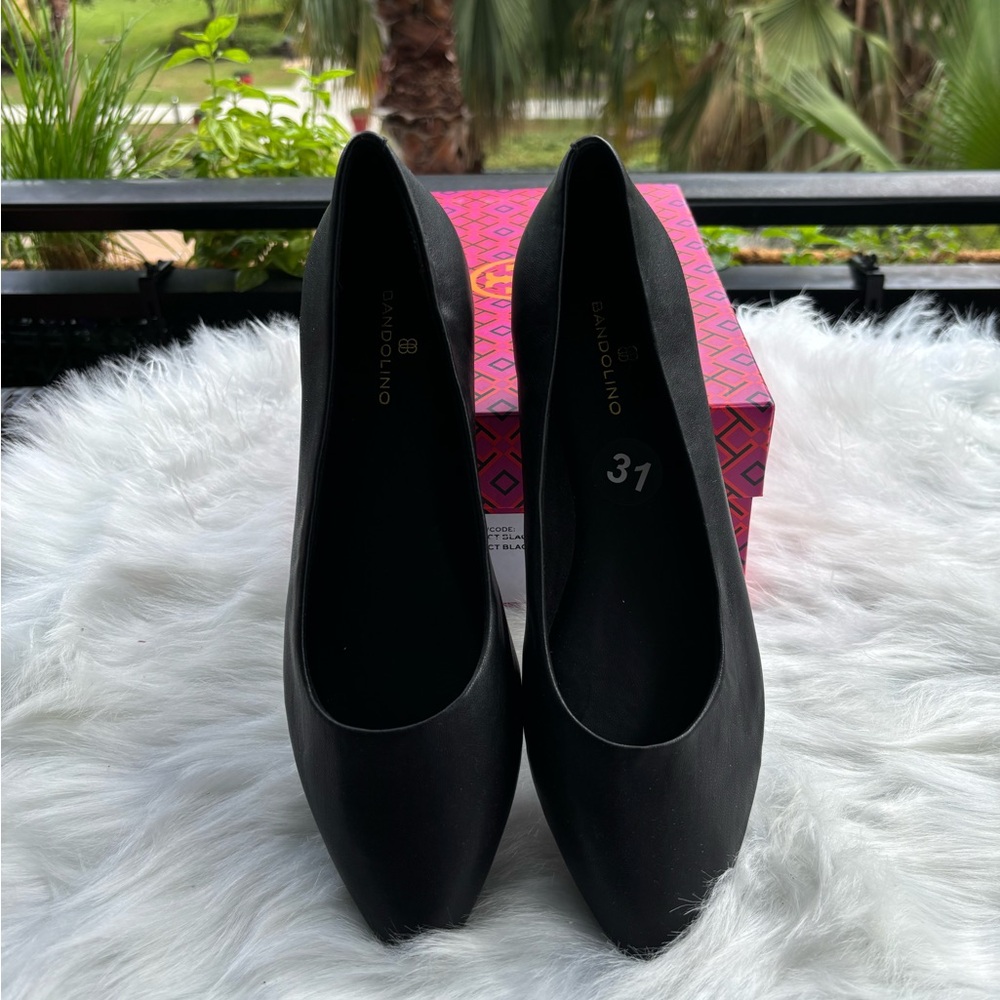 NWOB  Black Leather Ballet flats sz 8.5 black